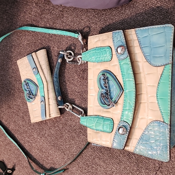 Guess Handbags - Guess purse